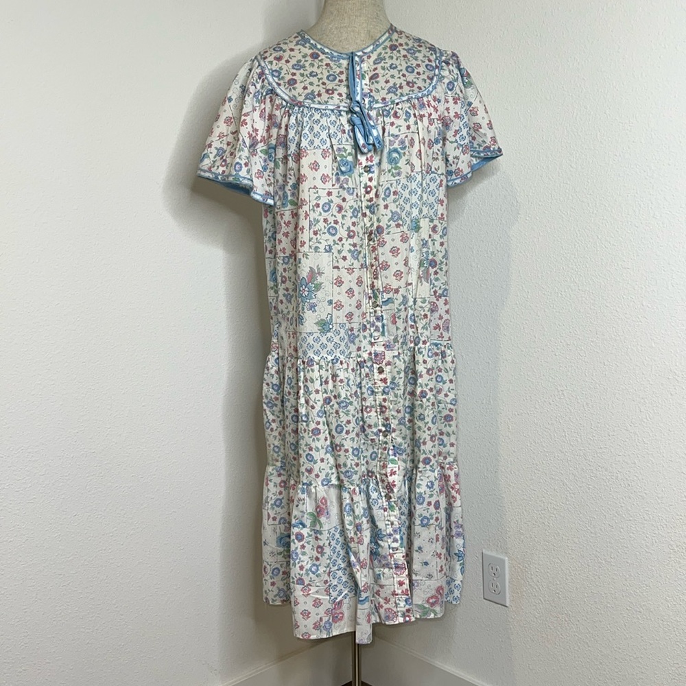 🔹 Models Coat Vintage House Dress